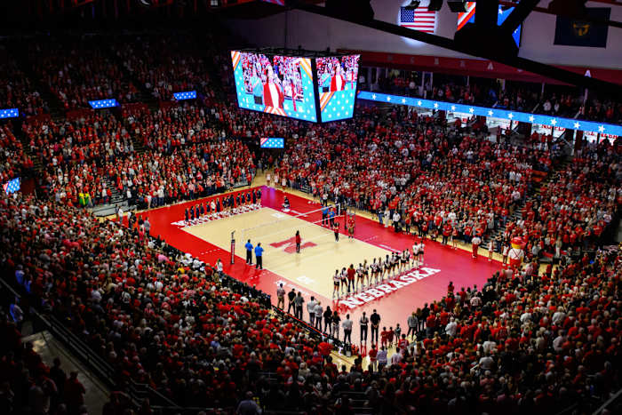 01_VB vs Illinois 1112